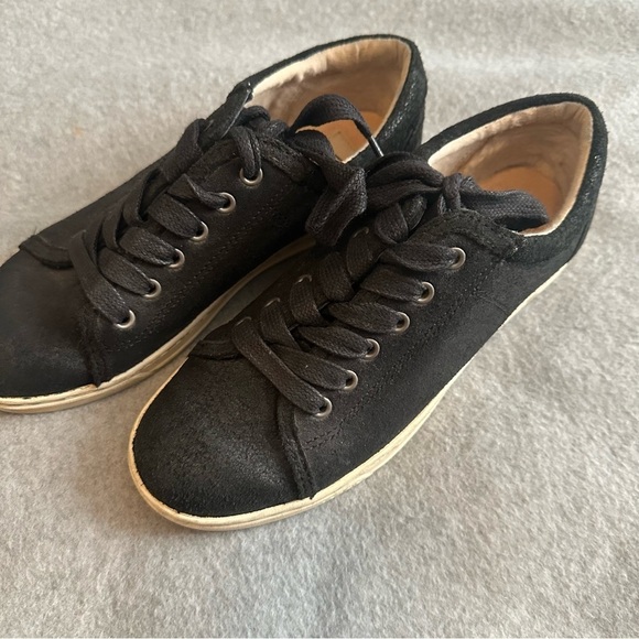 UGG Australia TOMI Black Bomber Leather Suede Sneakers 1008487, women's 6.5 - Picture 2 of 6